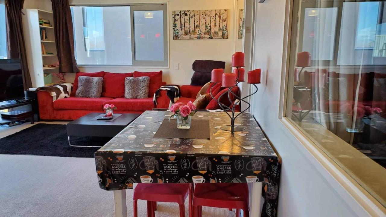 קווינסטאון Central Lakeview Apartment With Amazing Rooftop 镇上湖景三室套房 מראה חיצוני תמונה